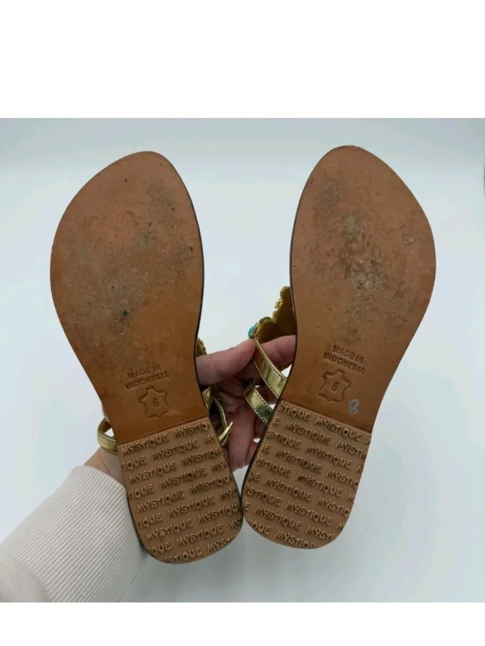 Mystique sandals faux turquoise size 6 gold leather jeweled